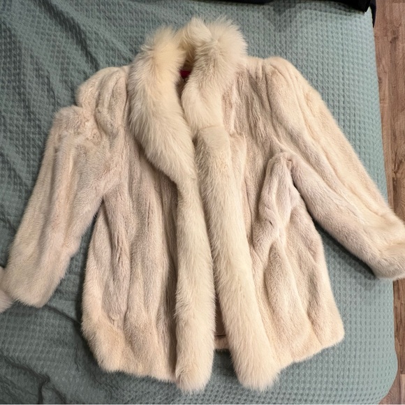 Gorgeous mink coat/stroller with fox collar I believe. - Picture 1 of 6